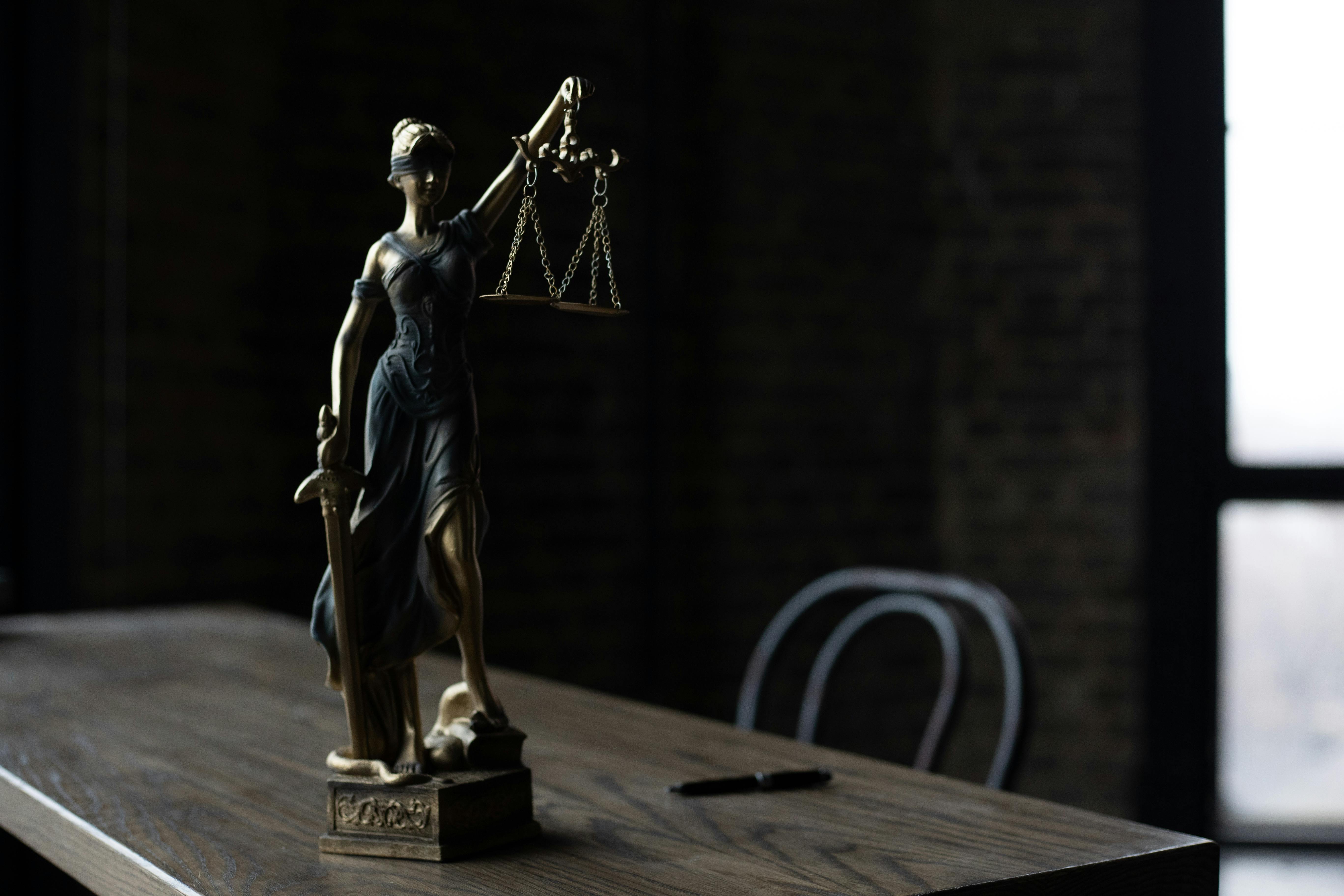 Contrôle des antécédents judiciaires en crèche, attestation d'honorabilité et conformité loi Rist 2026